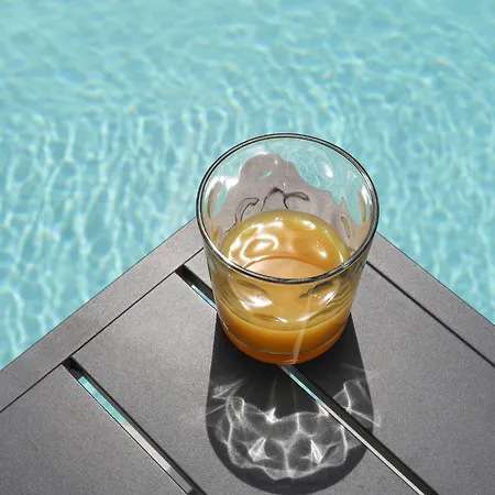Quai Est Avec Piscine
